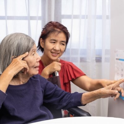 5 Early Warning Signs of Dementia